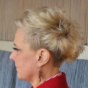 coupe de cheveux rasé femme 50 ans