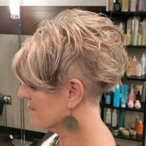 coupe de cheveux rasé femme 50 ans