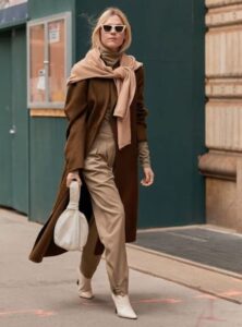 quelle couleur va avec le beige vêtement femme