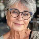 coupe de cheveux femme 70 ans avec lunettes