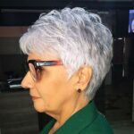 coupe de cheveux femme 70 ans avec lunettes