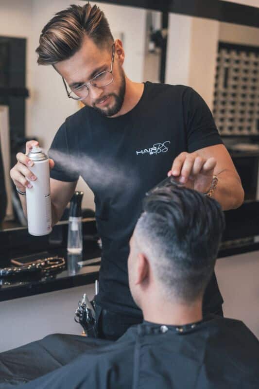 Coupe de cheveux mi long dégradé homme