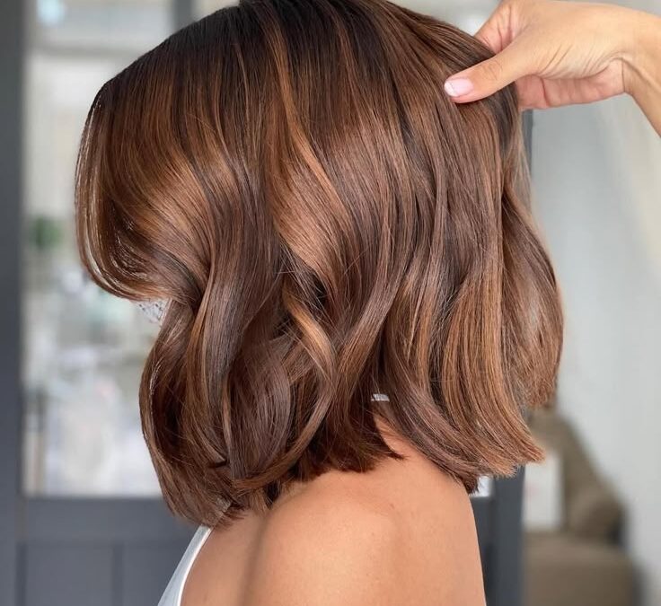 Réinventez votre couleur avec une teinte caramel naturelle