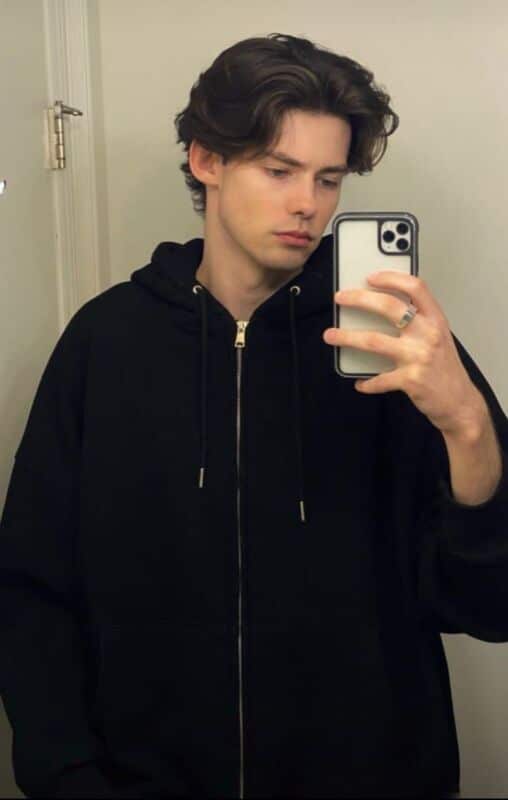 middle part homme