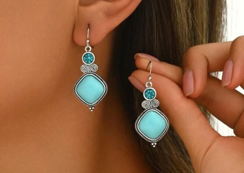 Les boucles d’oreilles aigue-marine, le cadeau idéal : sens et émotions derrière un bijou aquatique