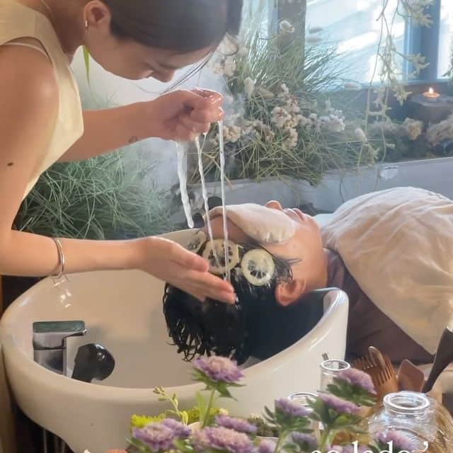 Head spa : la nouvelle tendance bien-être pour vos cheveux et votre esprit