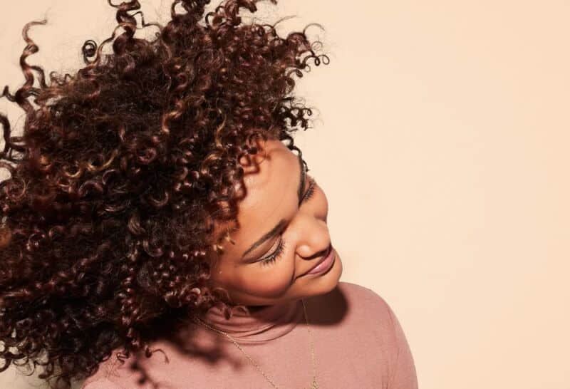 Quels soins utiliser pour les cheveux bouclés ?