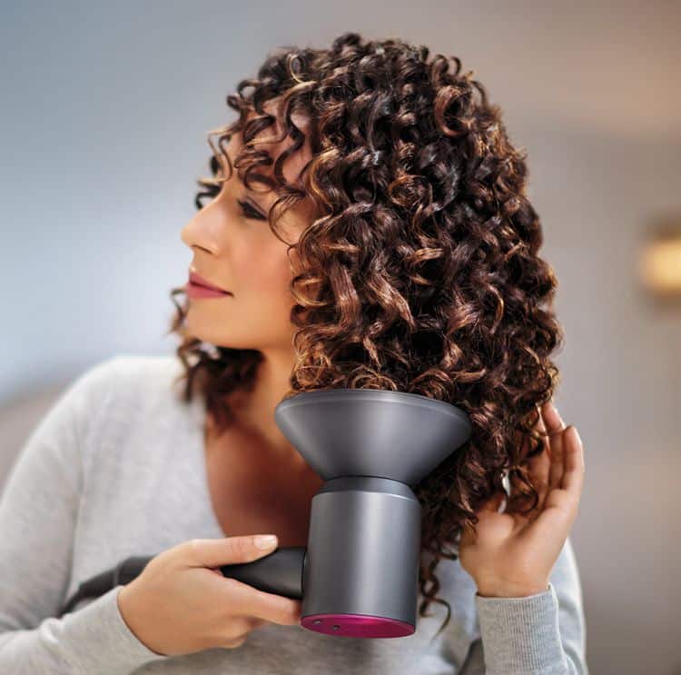 cheveux bouclés