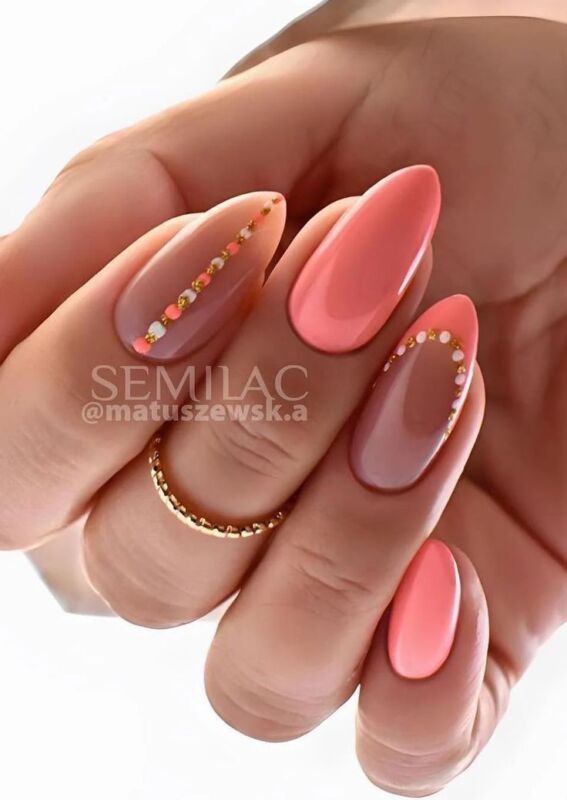 Nail Art Corail Élégant