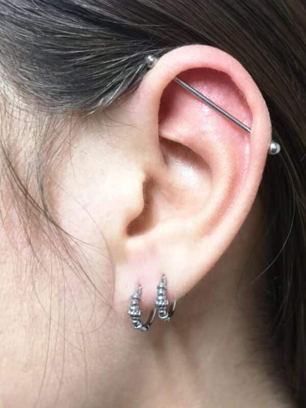 Piercing industriel esthétique