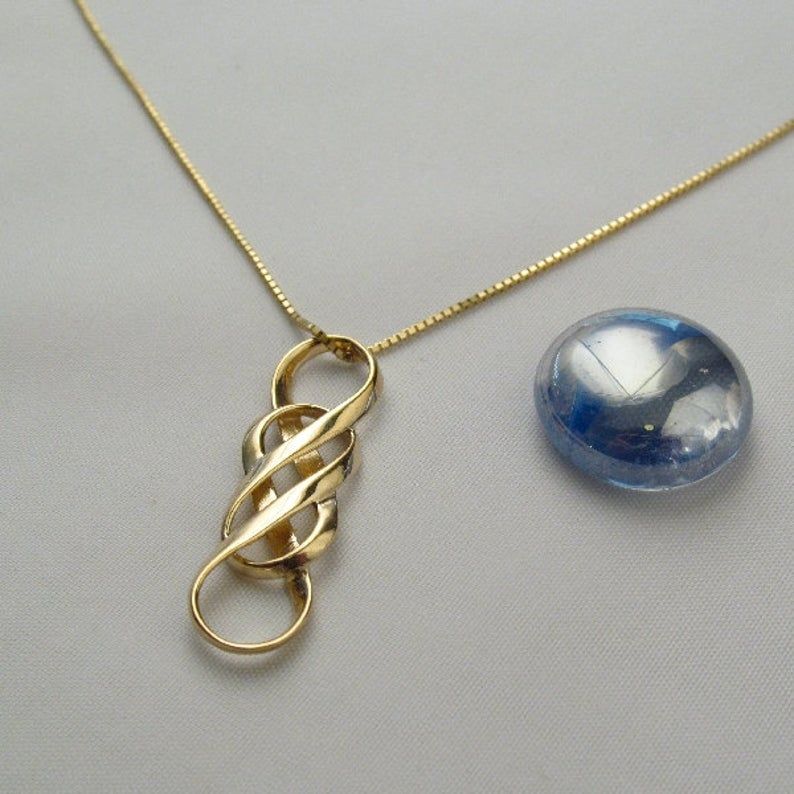 bijou symbole éternel