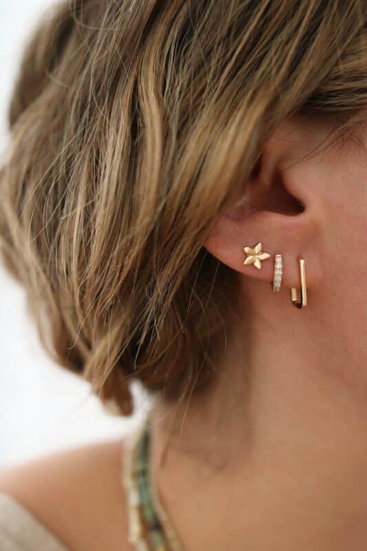 Accumulation piercings oreille