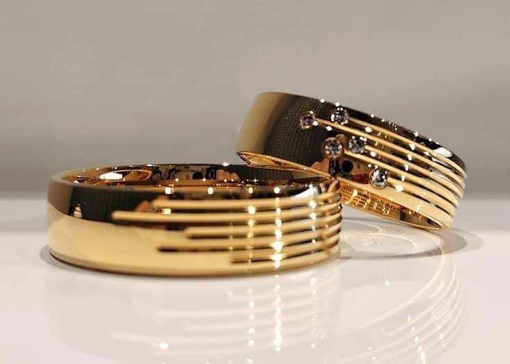 L’art de la promesse : choisir une bague de fiançailles et des alliances d’exception à Paris