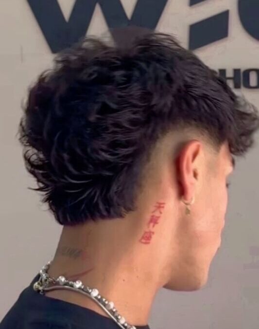 Comprendre la tendance capillaire du taper : une coupe moderne pour tous